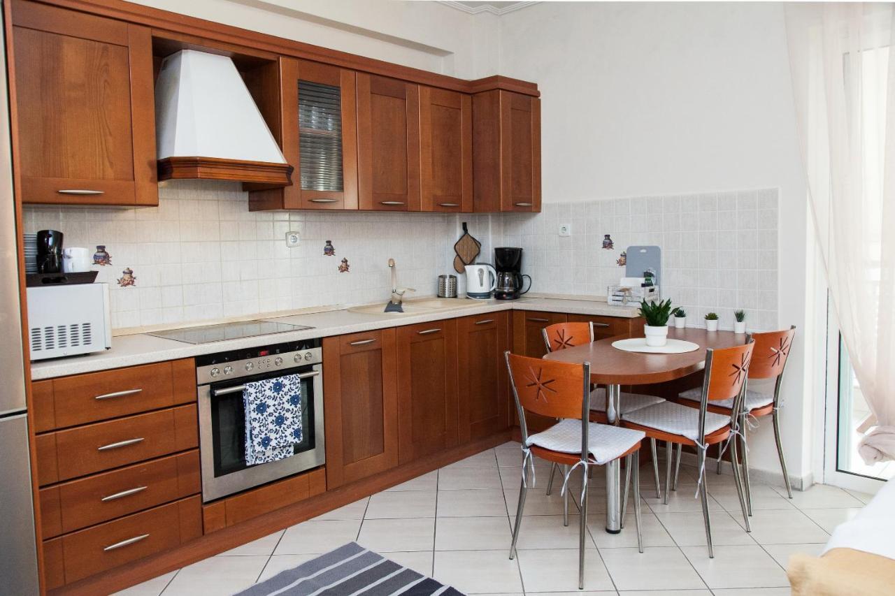 Lovely Apt In Peristeri Atenas Exterior foto