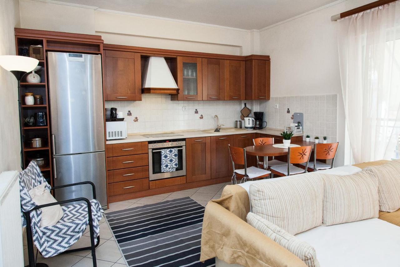 Lovely Apt In Peristeri Atenas Exterior foto